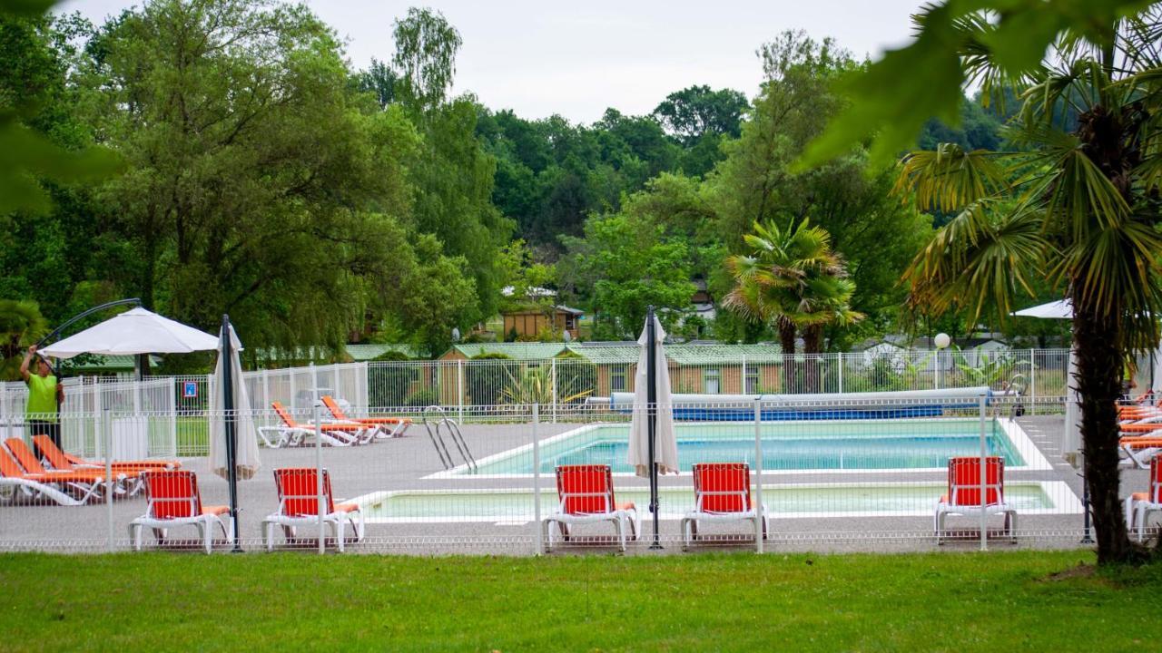 Camping 3 Etoiles - Piscine Chauffee - Vue Montagne Saint-Girons  Exteriér fotografie