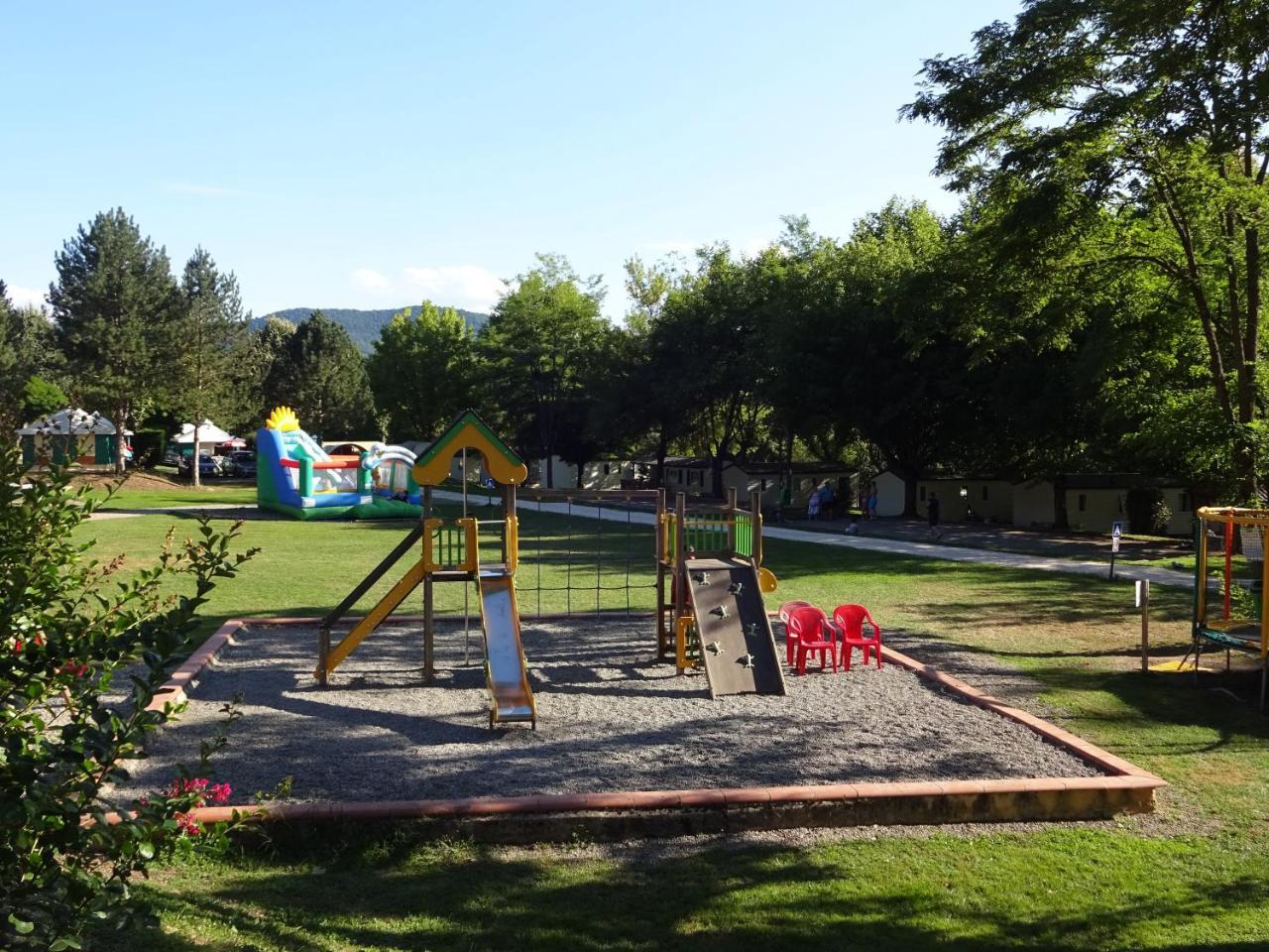 Camping 3 Etoiles - Piscine Chauffee - Vue Montagne Saint-Girons  Exteriér fotografie
